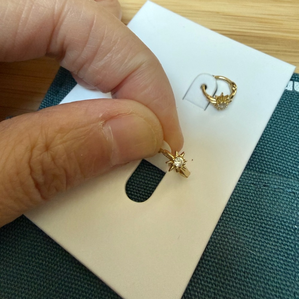 Ana Luisa, Elios earring, like new with jewelry bag